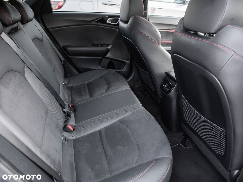 Kia ProCeed 1.6 T-GDI DCT7 OPF GT - 36