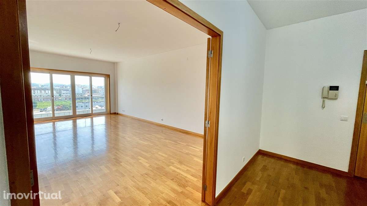 T3 Centro-Póvoa de Varzim-aparcamento - Grande imagem: 5/27