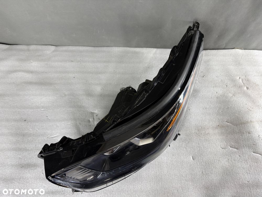 Reflektor lampa przednia lewa Toyota Highlander XU70 10100-8A06K - 3