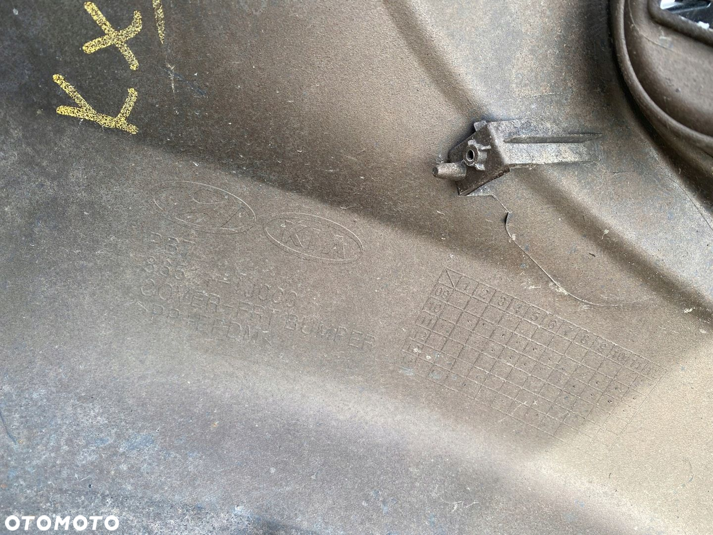 Hyundai i20 przed lift 08-12 zderzak przod oryg - 10