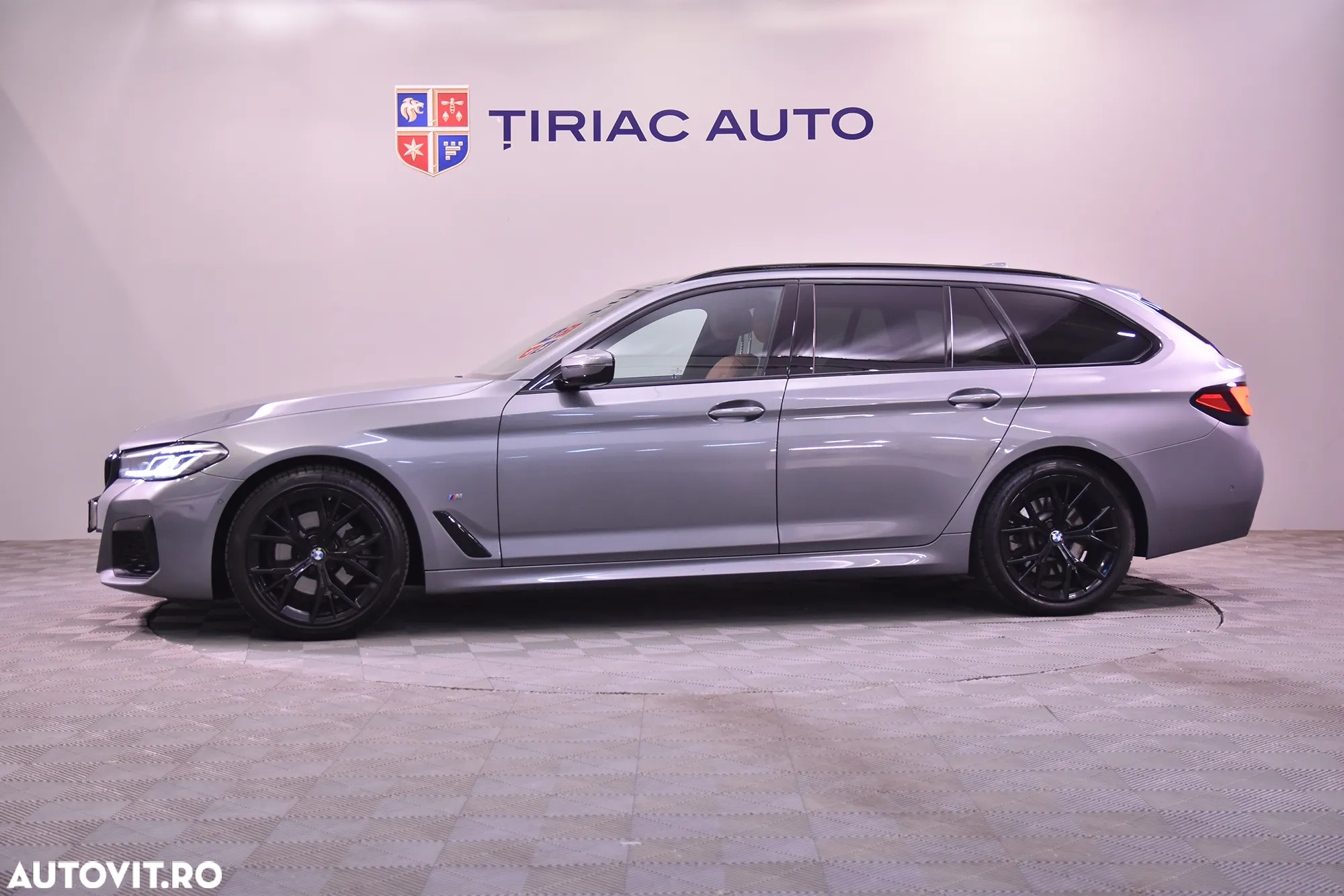 BMW Seria 5 520d Touring Aut. M Sport Edition - 2
