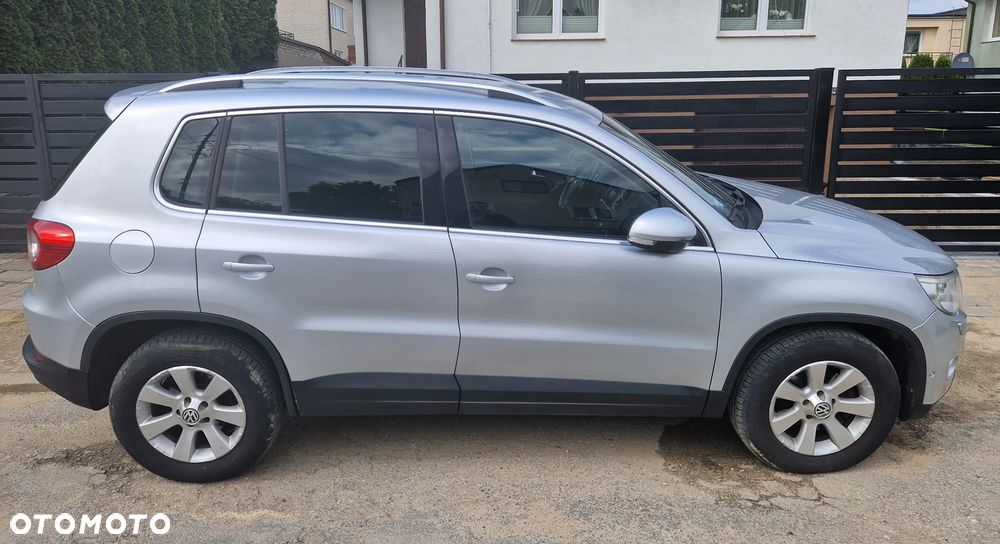 Volkswagen Tiguan - 1