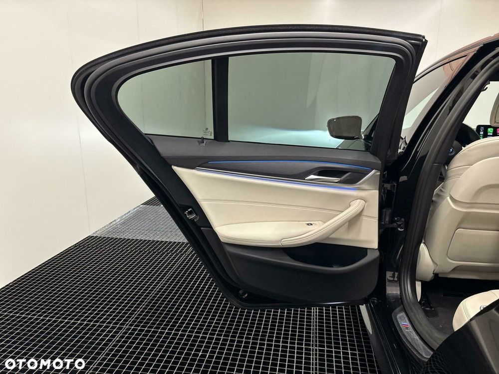 BMW Seria 5 520i mHEV M Sport sport - 10