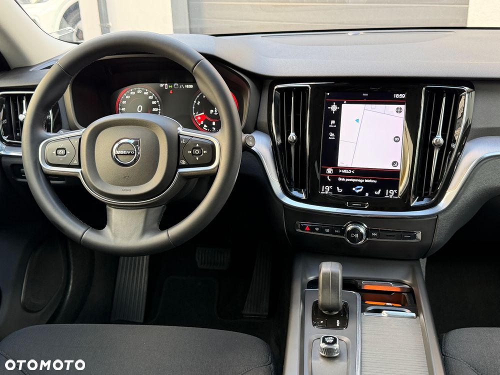 Volvo V60 B3 B DKG Momentum - 22