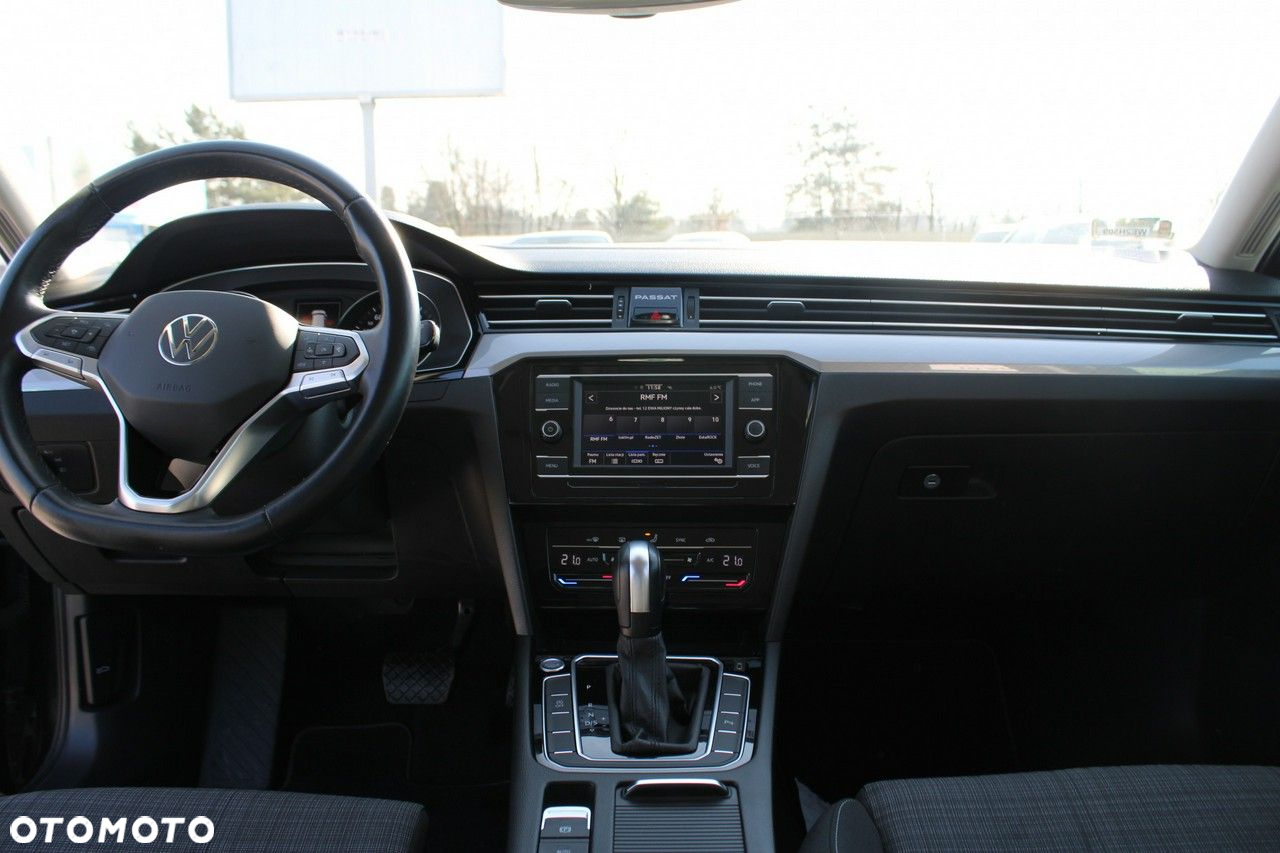 Volkswagen Passat - 13