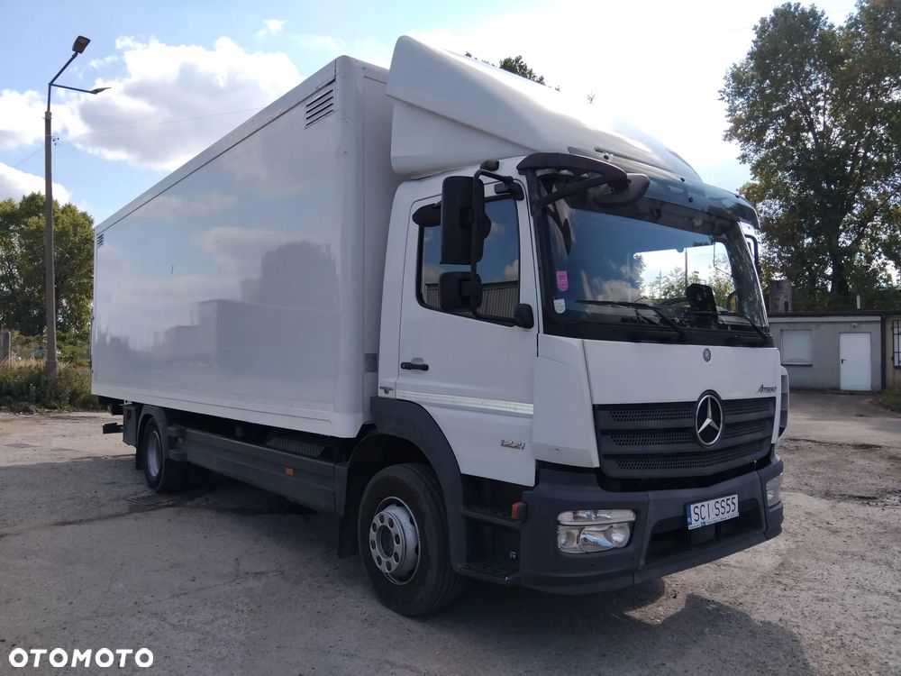 Mercedes-Benz 1221 - 2