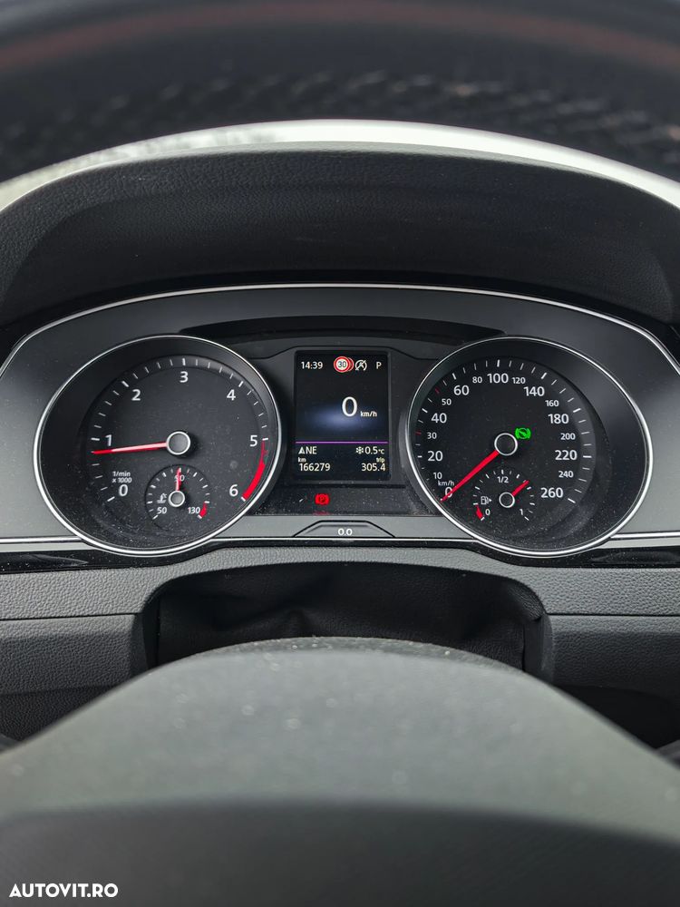Volkswagen Passat 2.0 TDI DSG Advance - 10