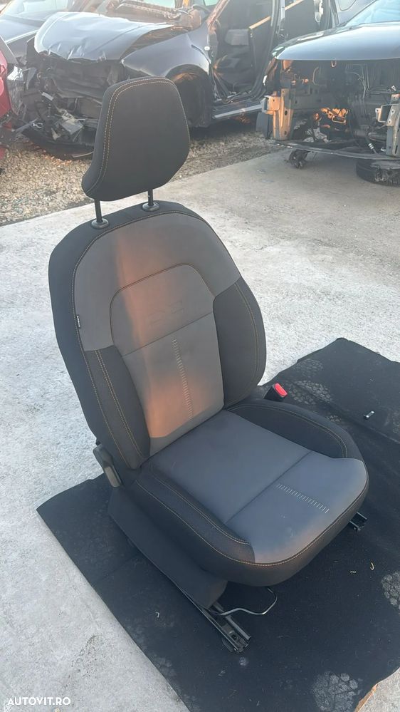 SCAUN INTERIOR DREAPTA  DACIA JOGGER - 3