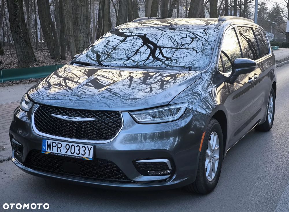 Chrysler Pacifica - 8