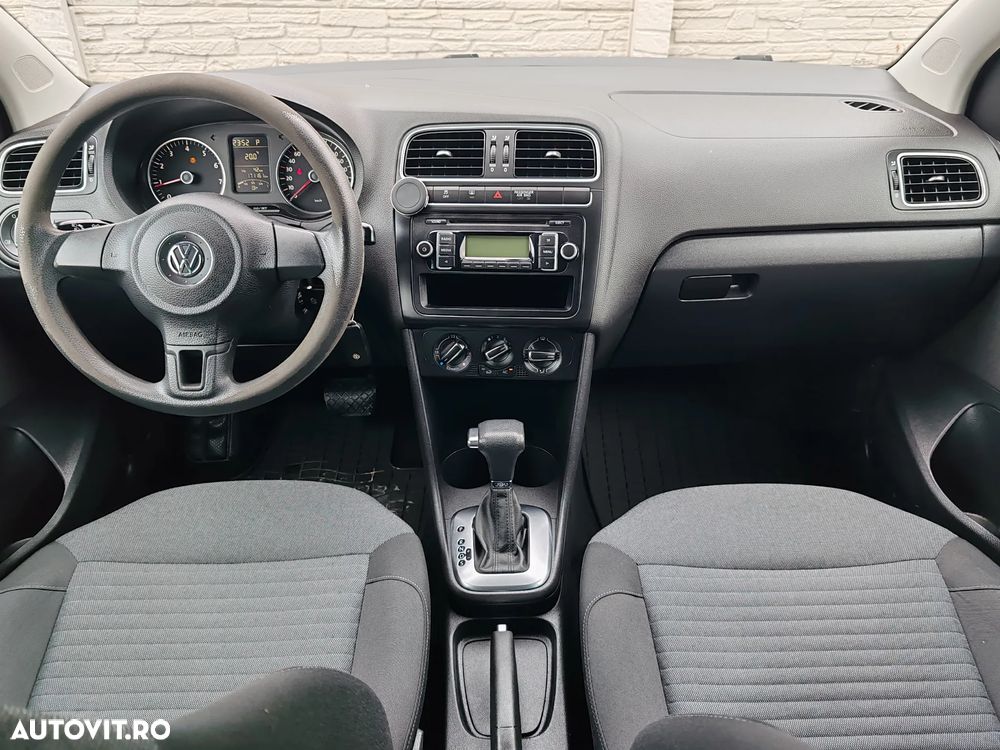 Volkswagen Polo - 13
