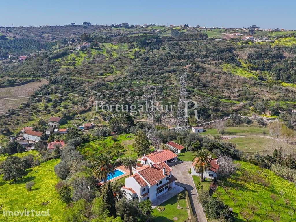 Quintinha com várias habitações em Vila Franca de Xira - Grande imagem: 2/60