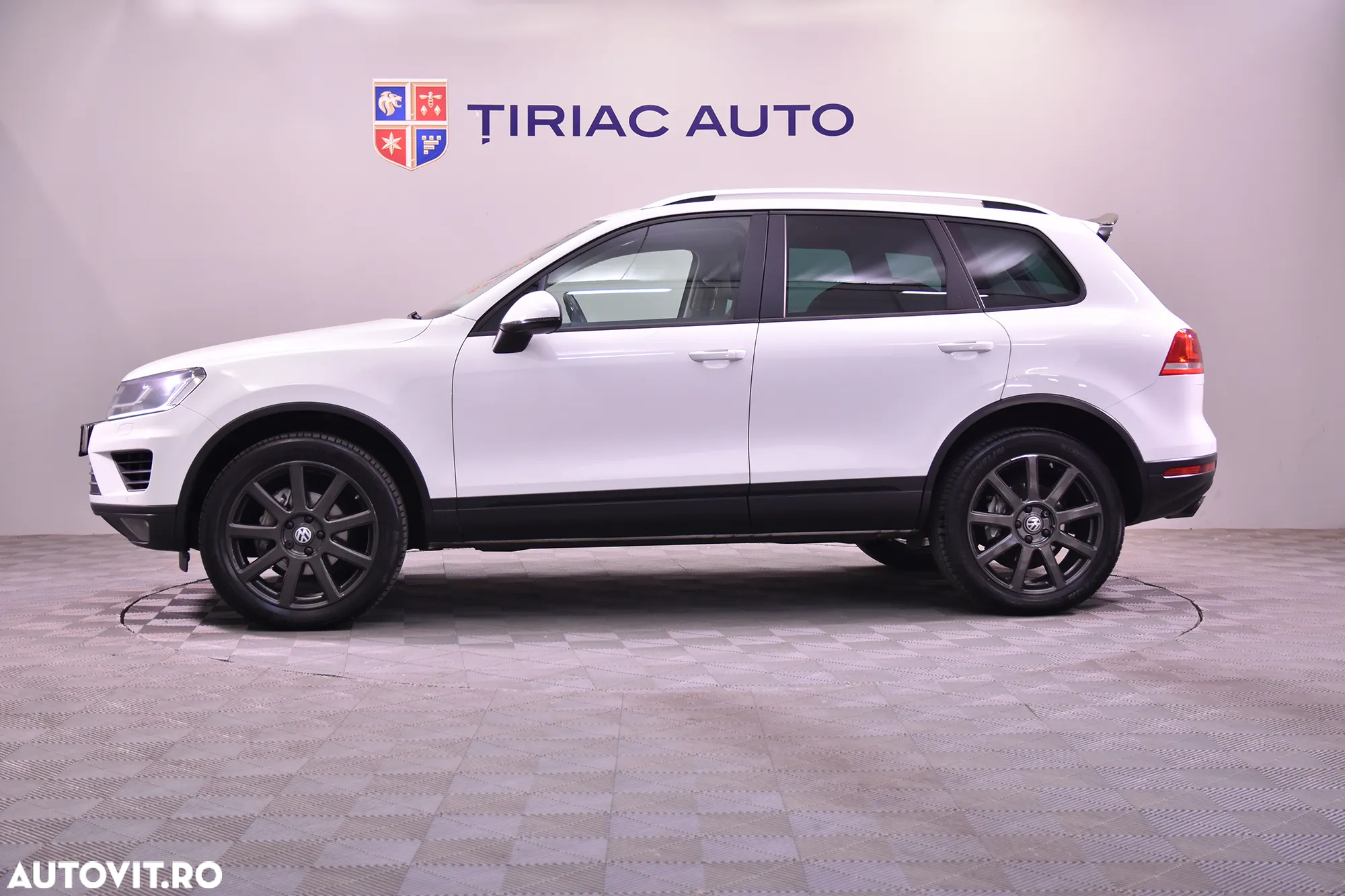 Volkswagen Touareg - 2