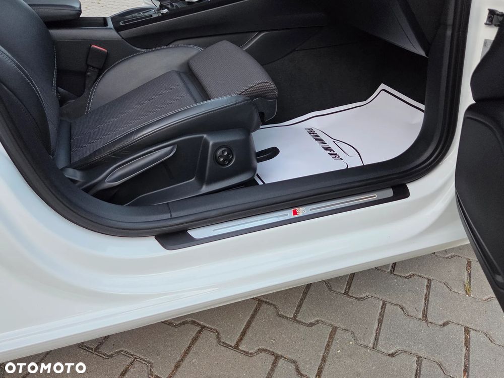Audi A4 Avant 2.0 TDI ultra S tronic - 12