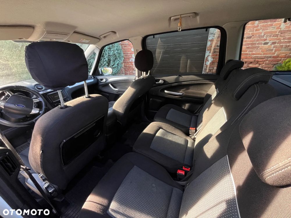Ford Galaxy - 22