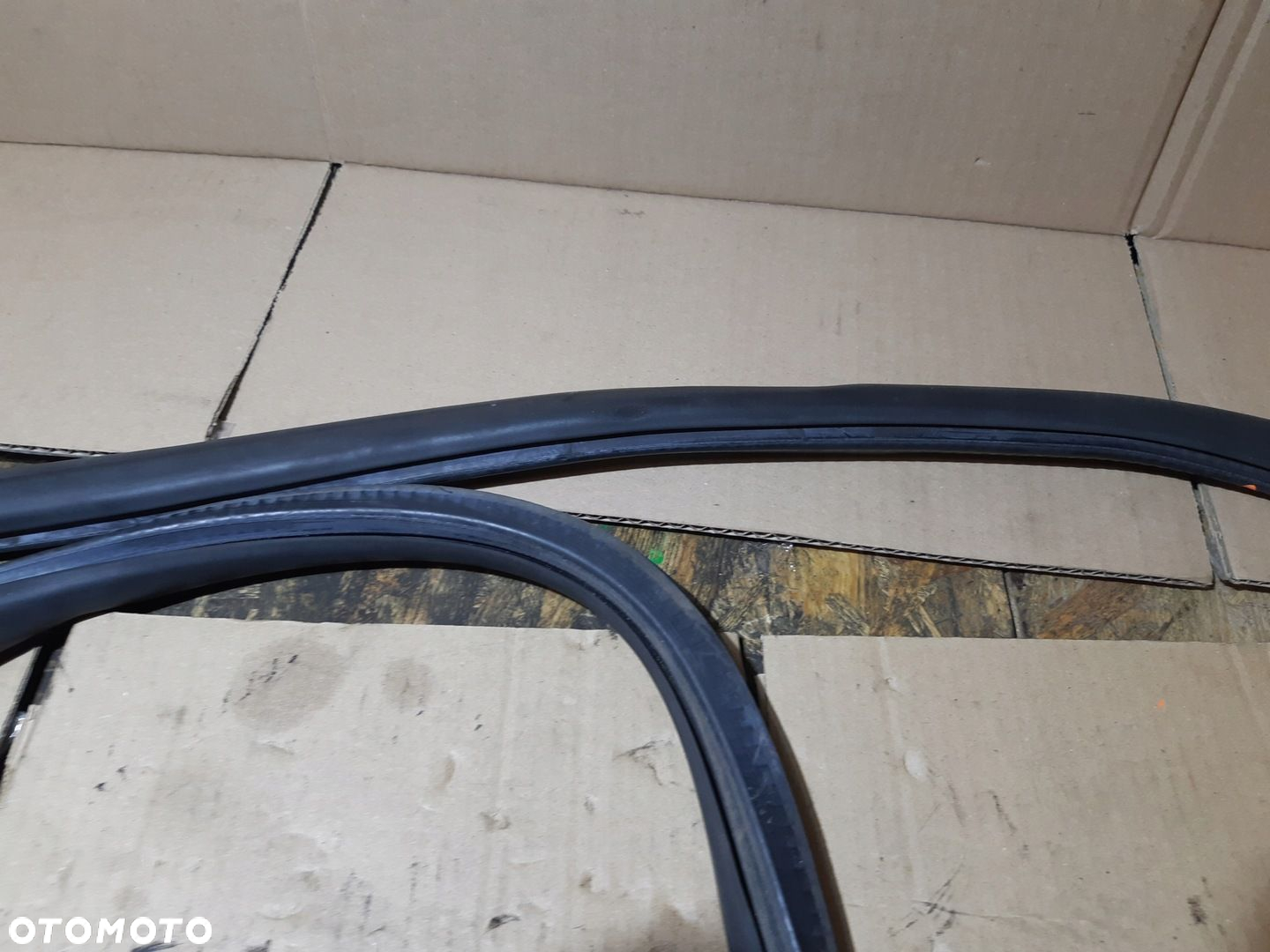 AUDI A3 8P 3D USZCZELKA DRZWI LEWE PRZEDNIE LEWY PRZÓD 8P3831721J - 2