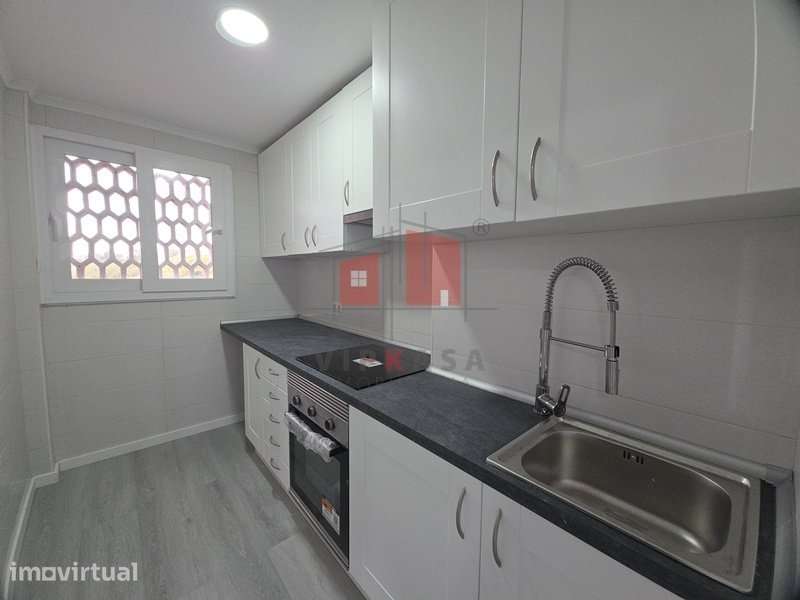 Apartamento T3 Totalmente Remodelado no Laranjeiro - Grande imagem: 2/11