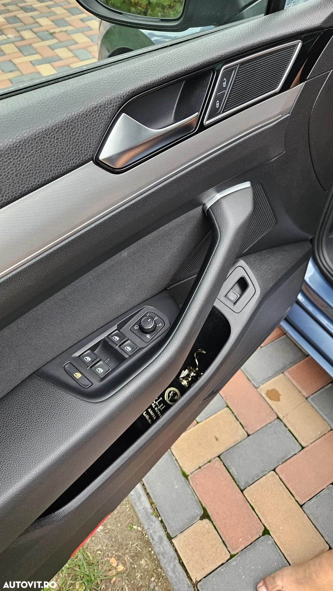 Volkswagen Passat Variant 1.6 TDI SCR DSG Conceptline - 17