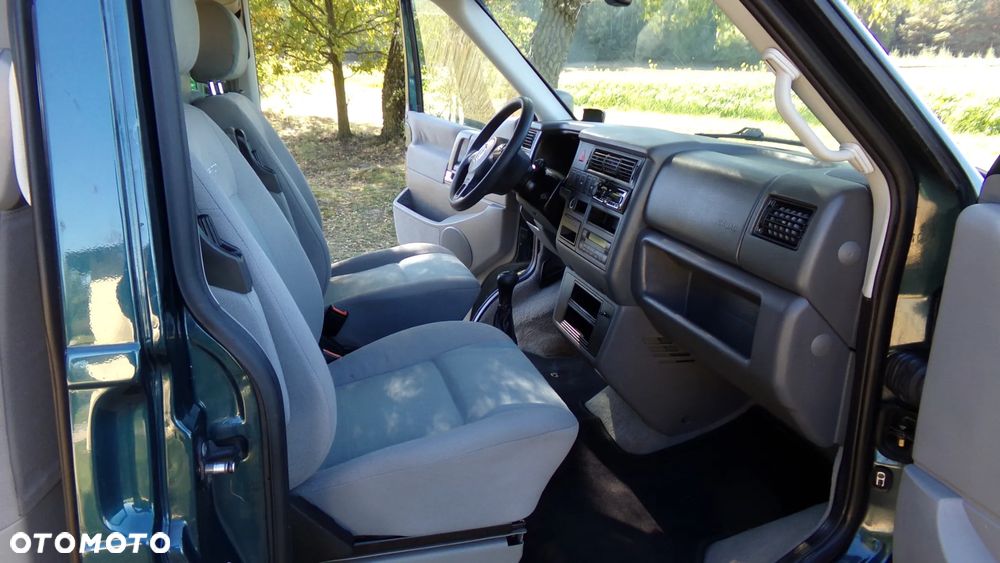 Volkswagen Multivan Standard - 21