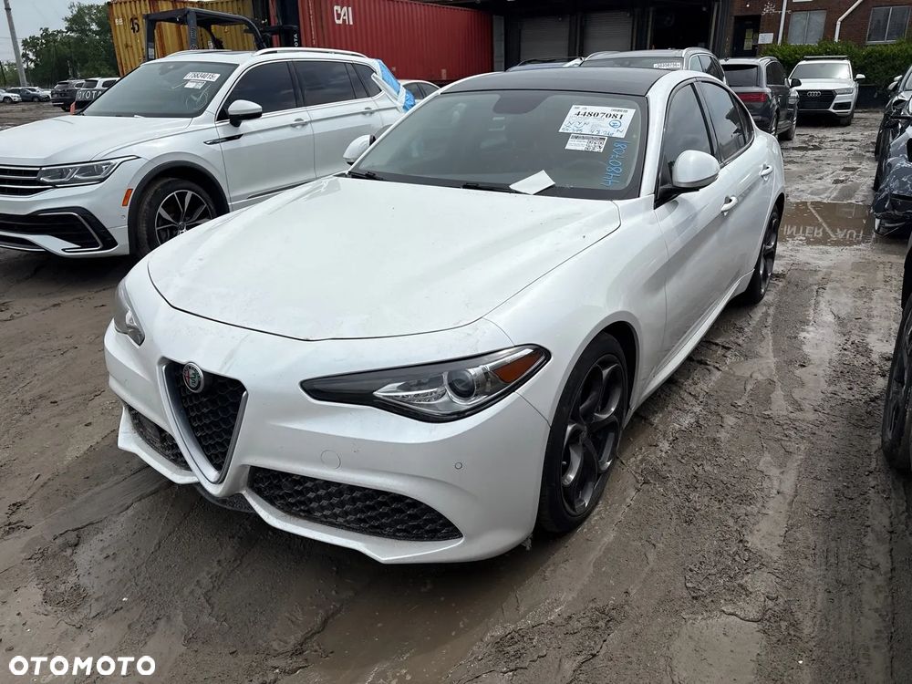 Alfa Romeo Giulia - 5
