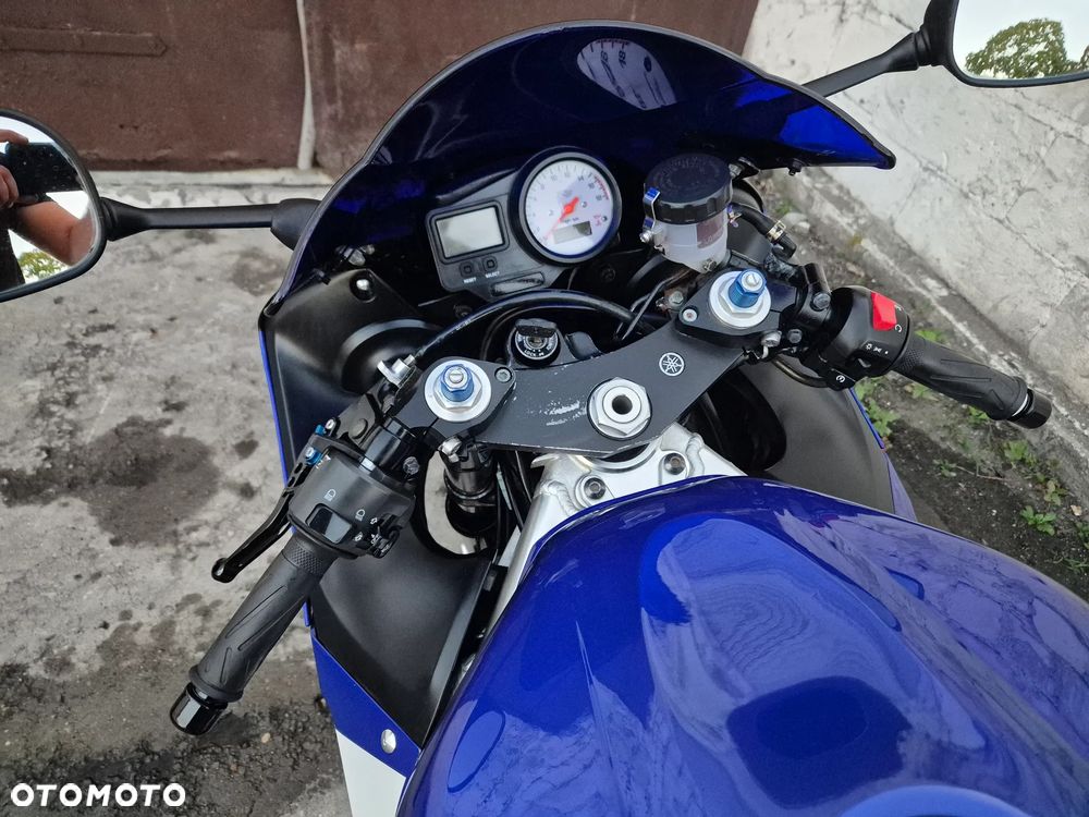 Yamaha R6 - 12