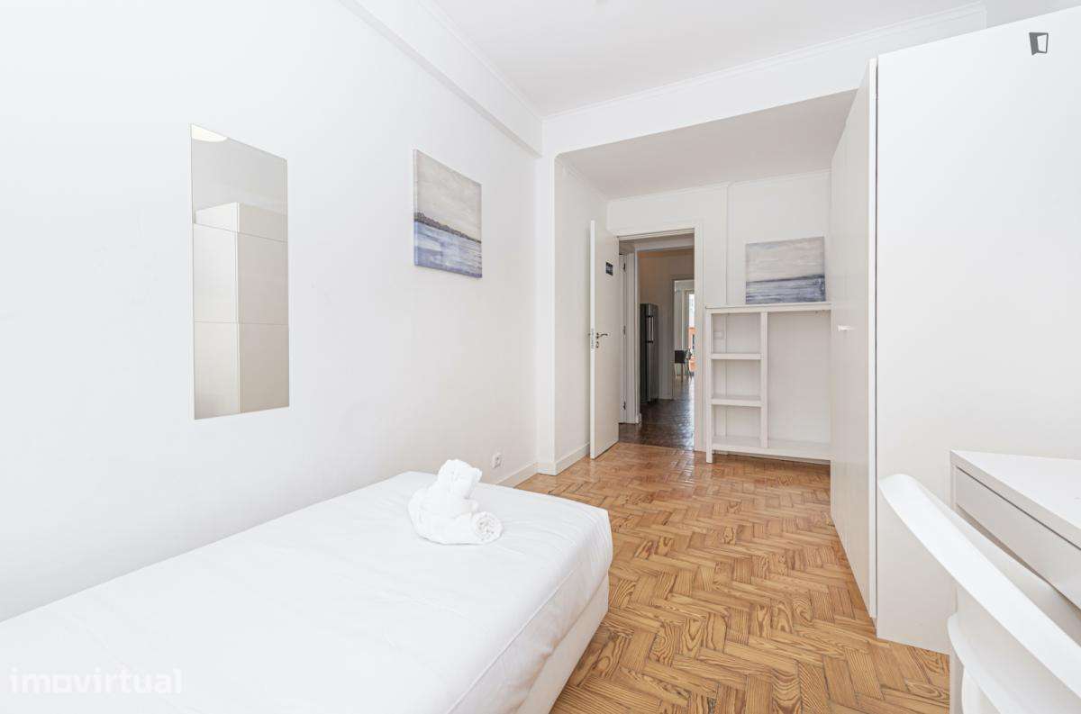 Quarto - localizado em Campolide Lisbon - Grande imagem: 2/25
