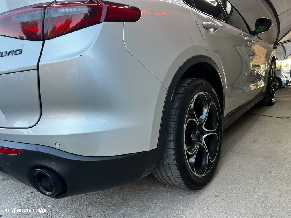 Alfa Romeo Stelvio 2.2 D TI AT8 - 11