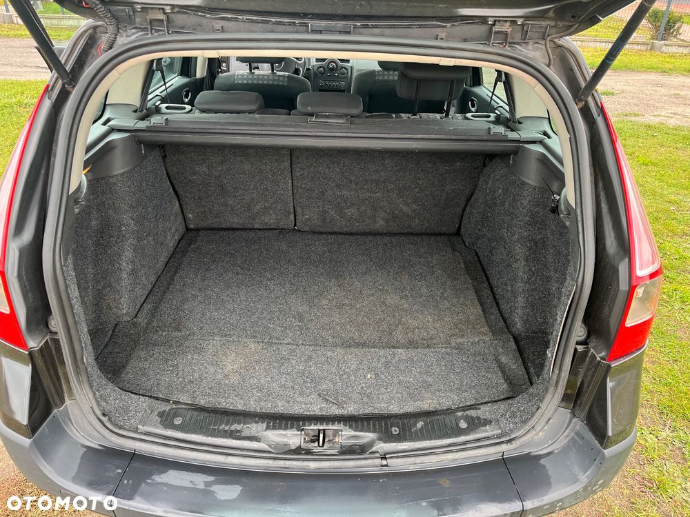 Renault Megane 1.9 dCi FAP Grandtour Dynamique - 11