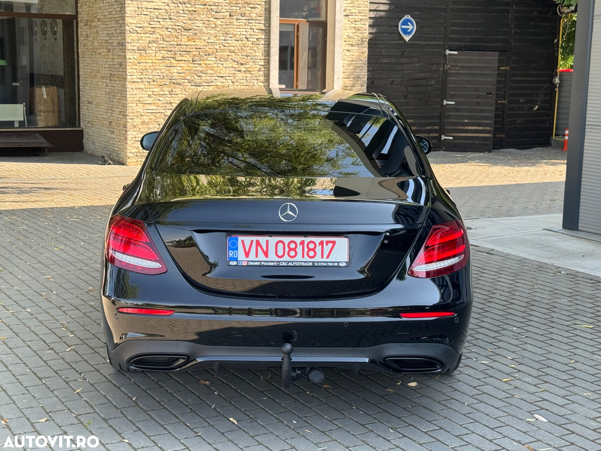 Mercedes-Benz E 220 d 9G-TRONIC AMG Line - 21