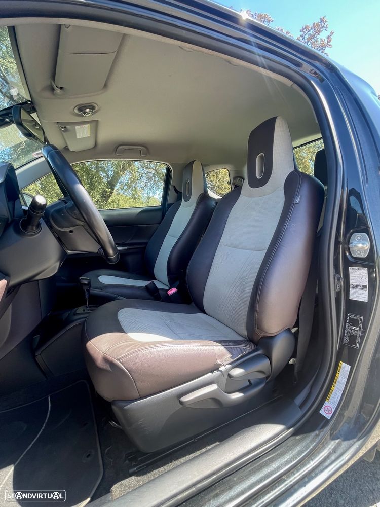 Toyota iQ 1.33 VVT-i 2 MultiDrive EP+NAVI+Bluetooth - 9