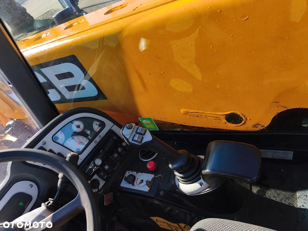 JCB 527-58 agri - 10