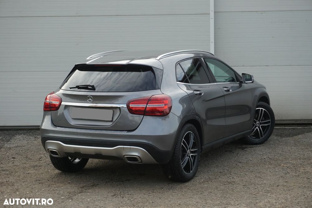 Mercedes-Benz GLA 220 d 4Matic 7G-DCT - 25