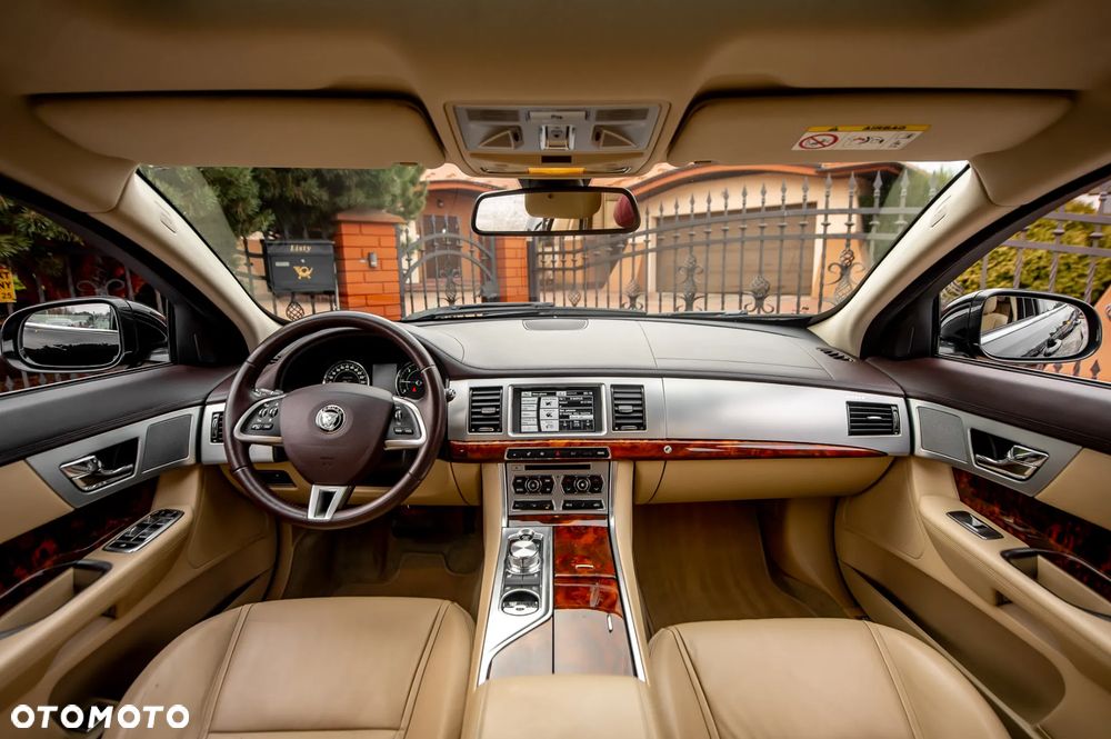 Jaguar XF 3.0 V6 S - 24