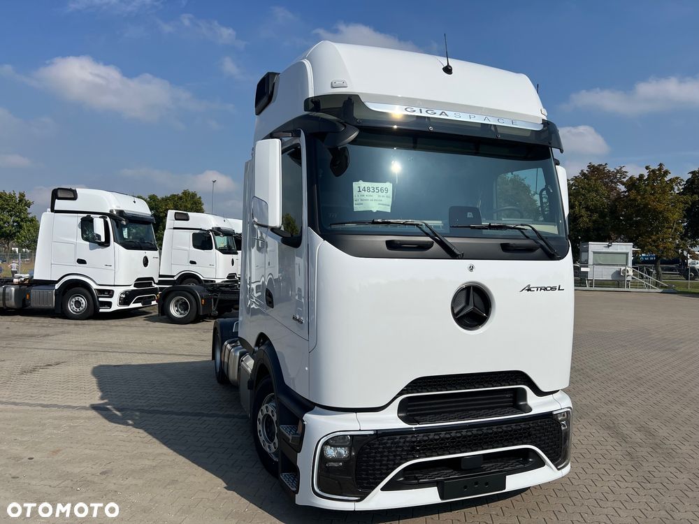 Mercedes-Benz ACTROS - 8
