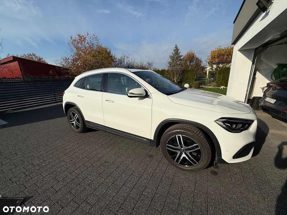 Mercedes-Benz GLA 200 Progressive - 2