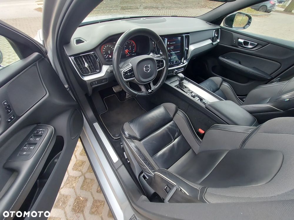 Volvo S60 T4 R-Design - 21