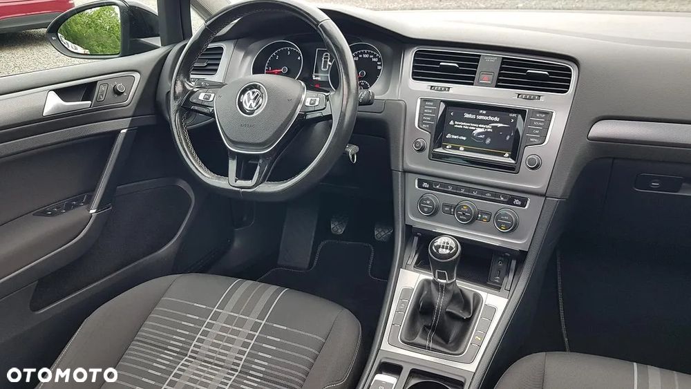 Volkswagen Golf Variant 2.0 TDI BlueMotion Technology Lounge - 21