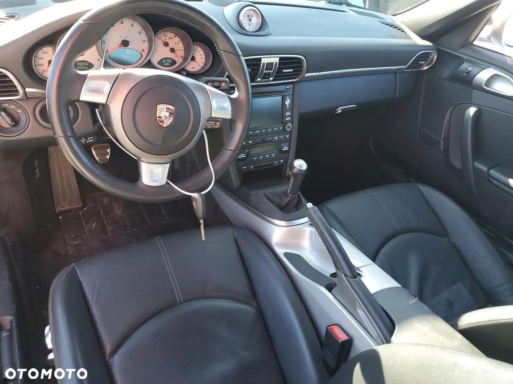 Porsche 911 Carrera S - 8