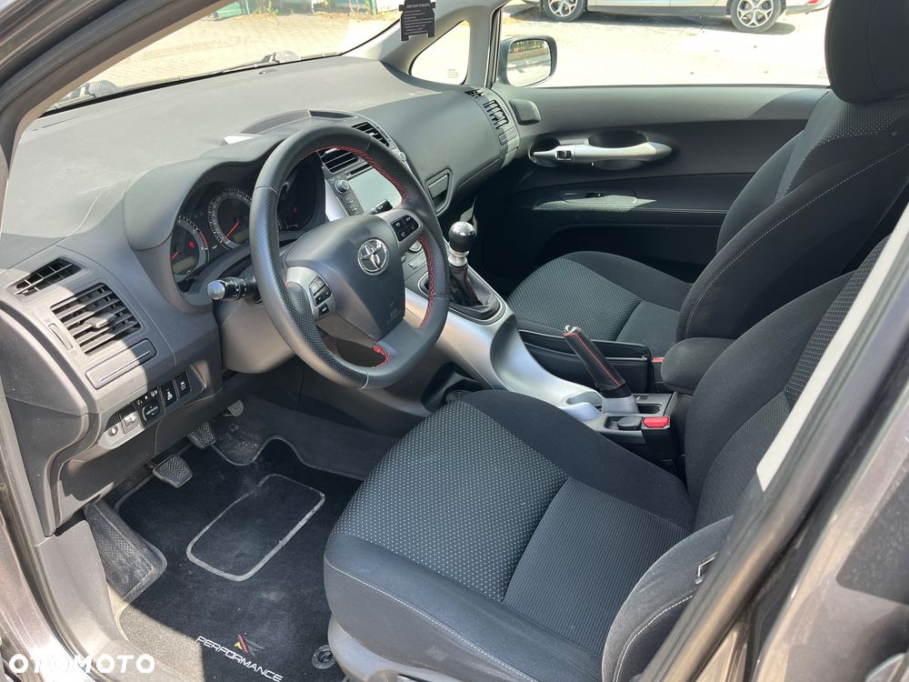 Toyota Auris 1.4 D-4D Luna EU5 - 4