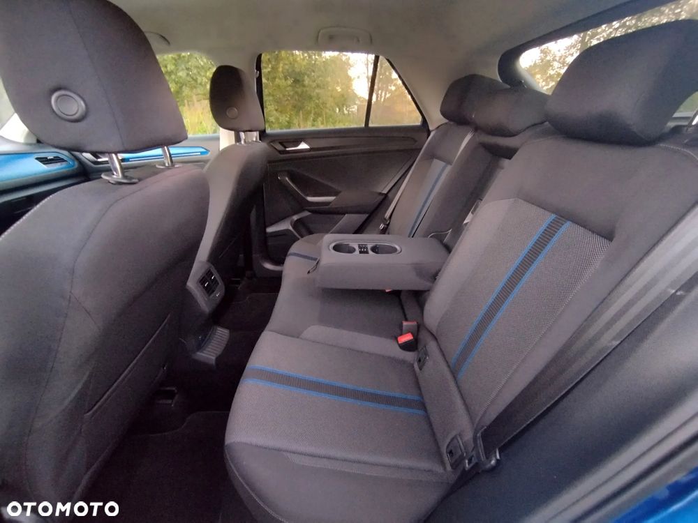 Volkswagen T-Roc - 14