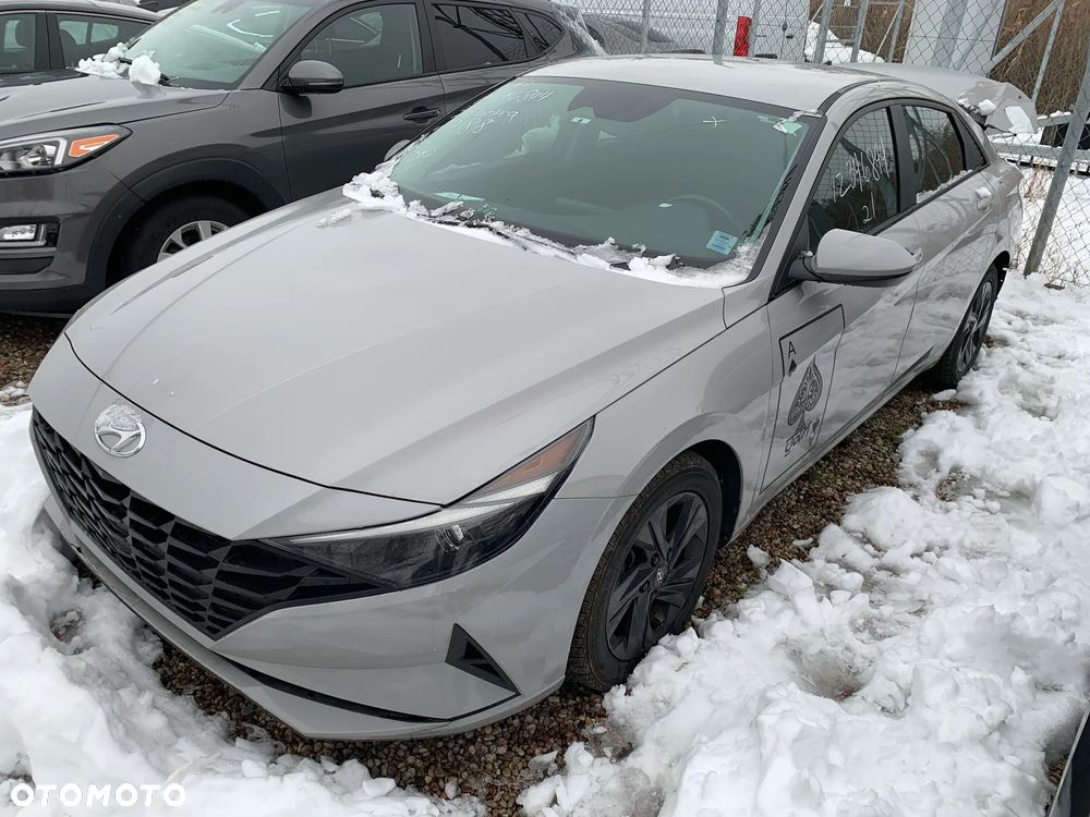 Hyundai Elantra - 21