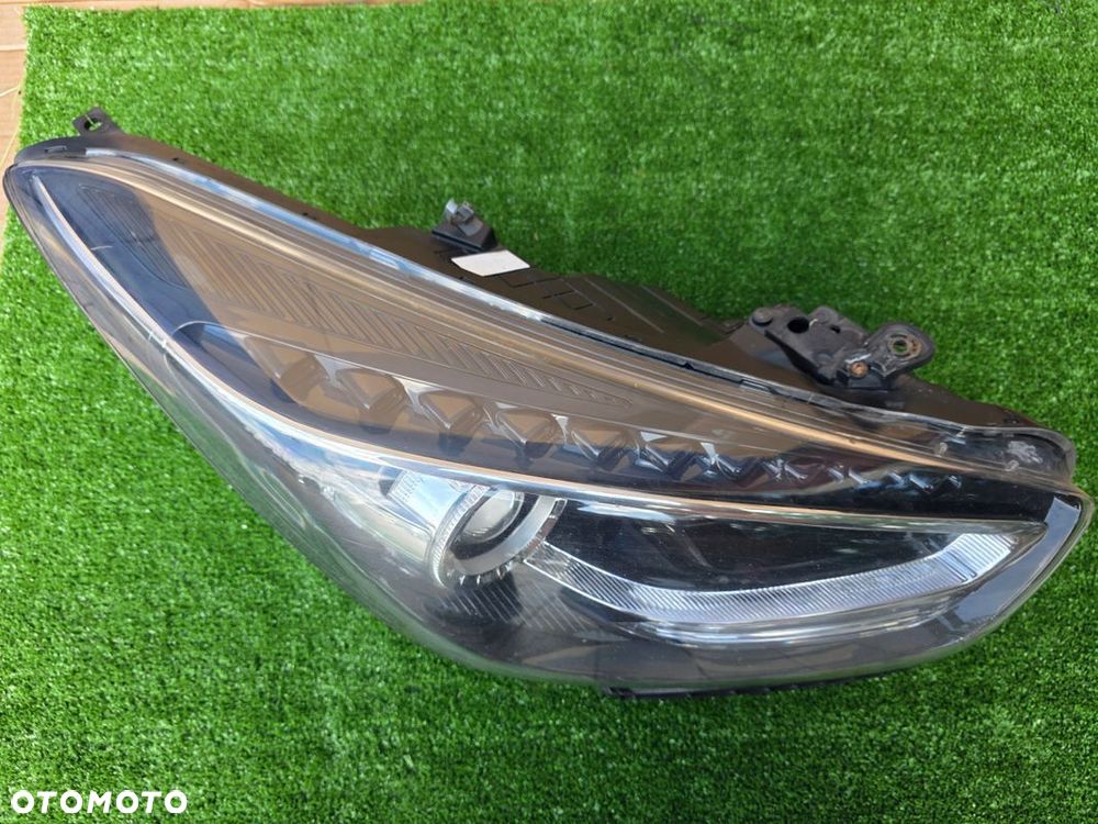 HYUNDAI I40 LIFT LAMPA PRAWA PRZÓD PRZEDNIA - 1