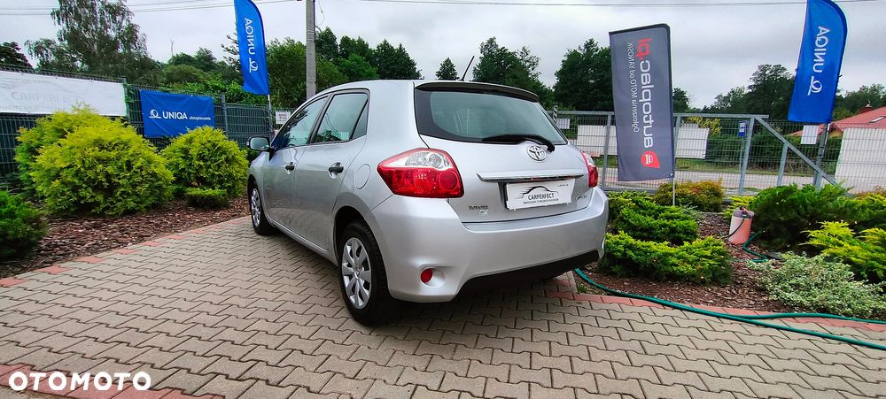Toyota Auris 1.4 D-4D Terra - 7