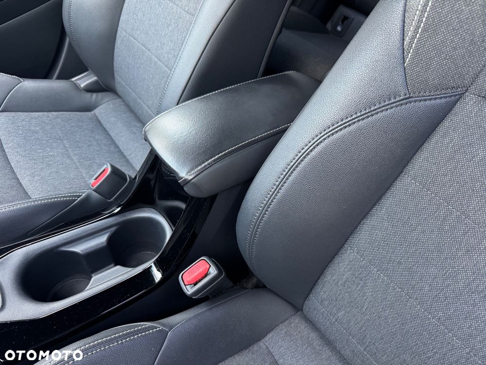 Toyota Corolla 1.8 Hybrid Executive - 17