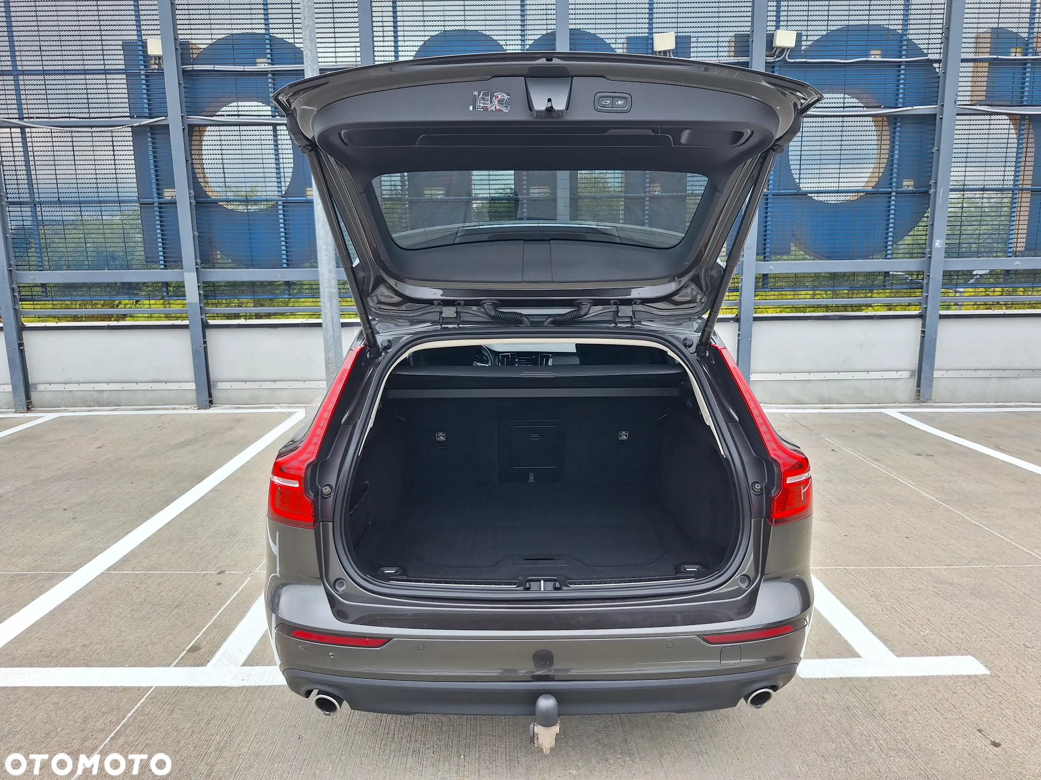 Volvo V60 D4 Momentum Pro - 10
