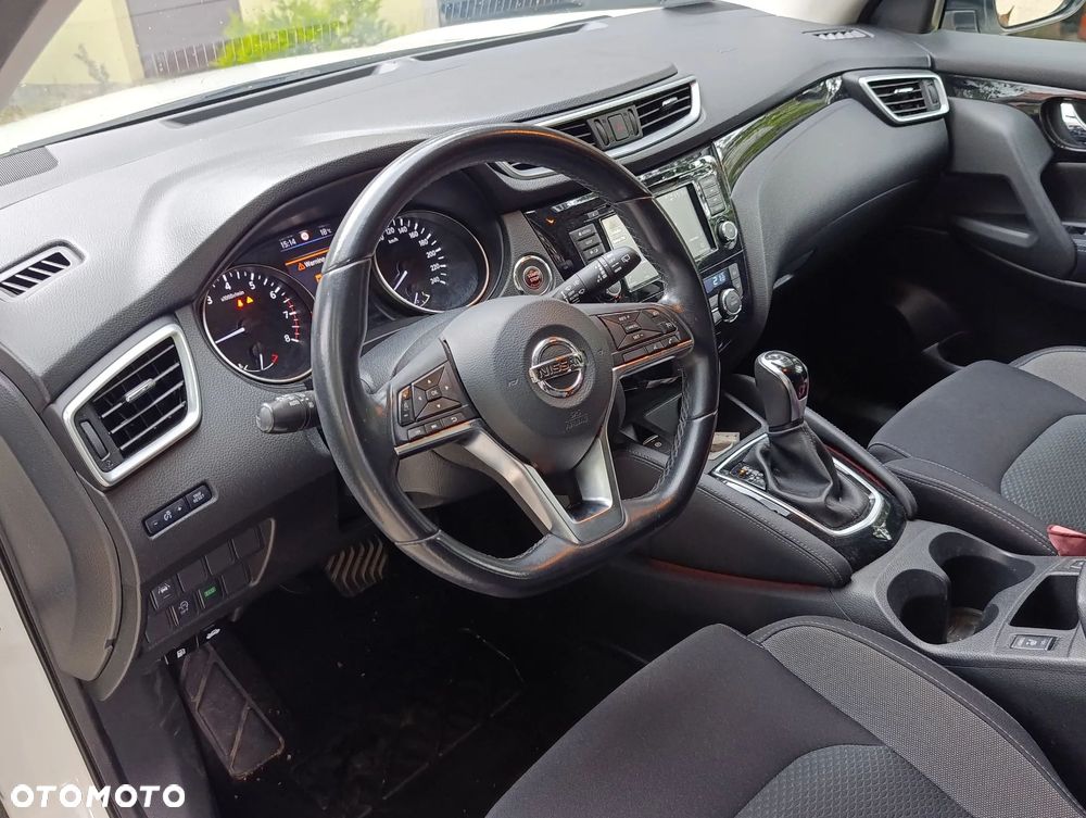 Nissan Qashqai 1.3 DIG-T N-Connecta DCT - 6