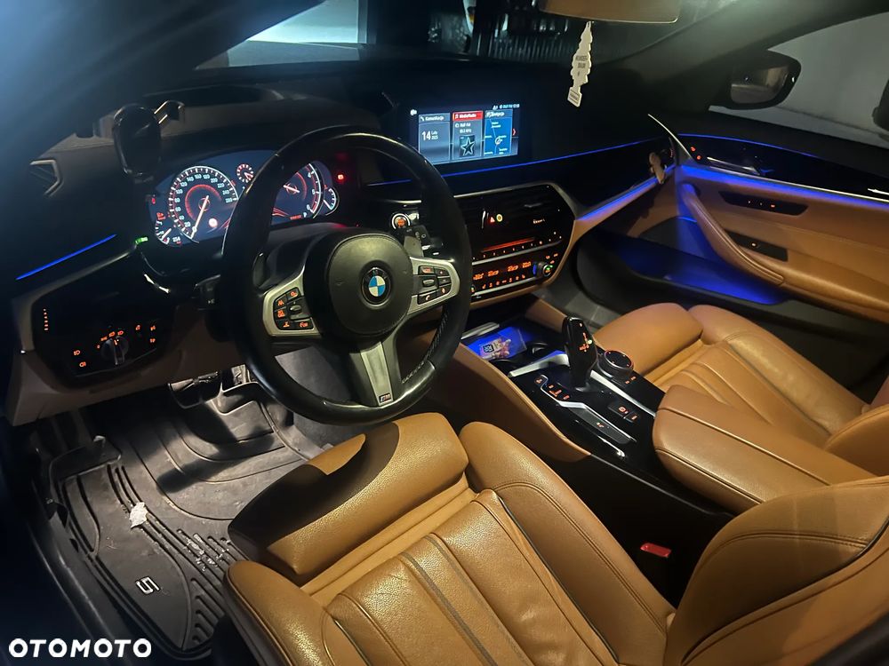 BMW Seria 5 530d xDrive - 24