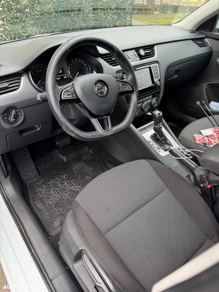 Skoda Octavia 1.6 TDI DSG Ambition - 14