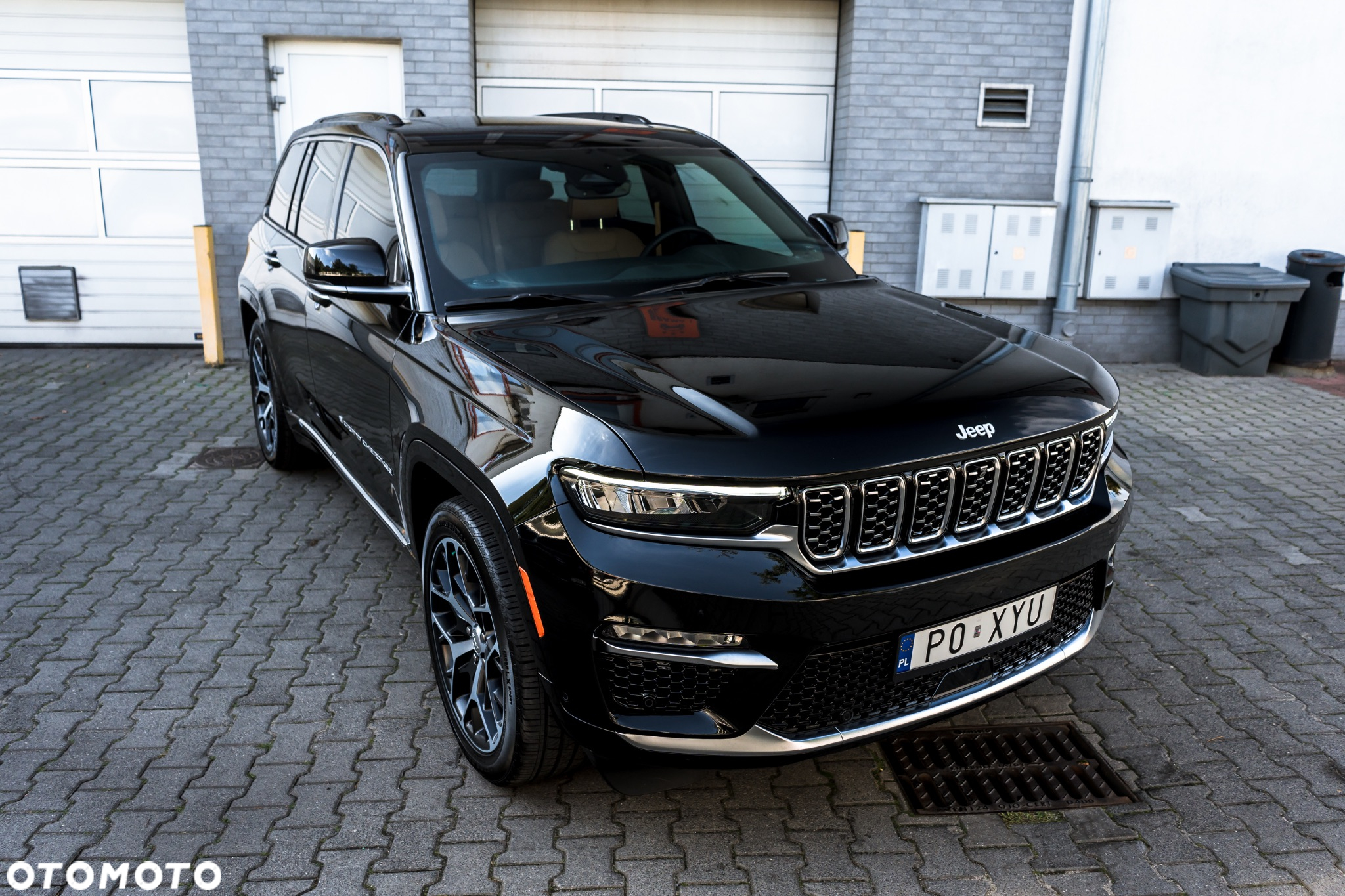 Jeep Grand Cherokee - 27