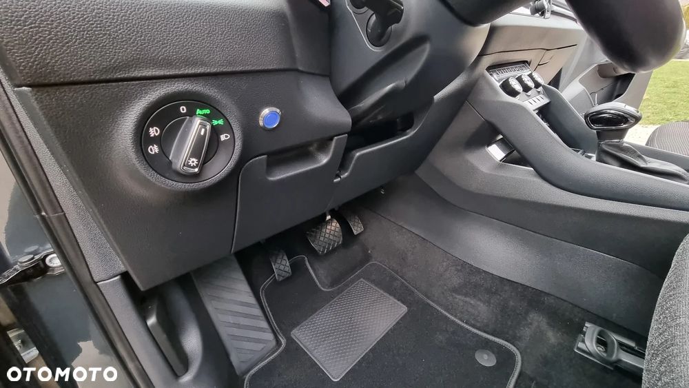 Skoda Karoq 1.5 TSI DSG Tour - 17