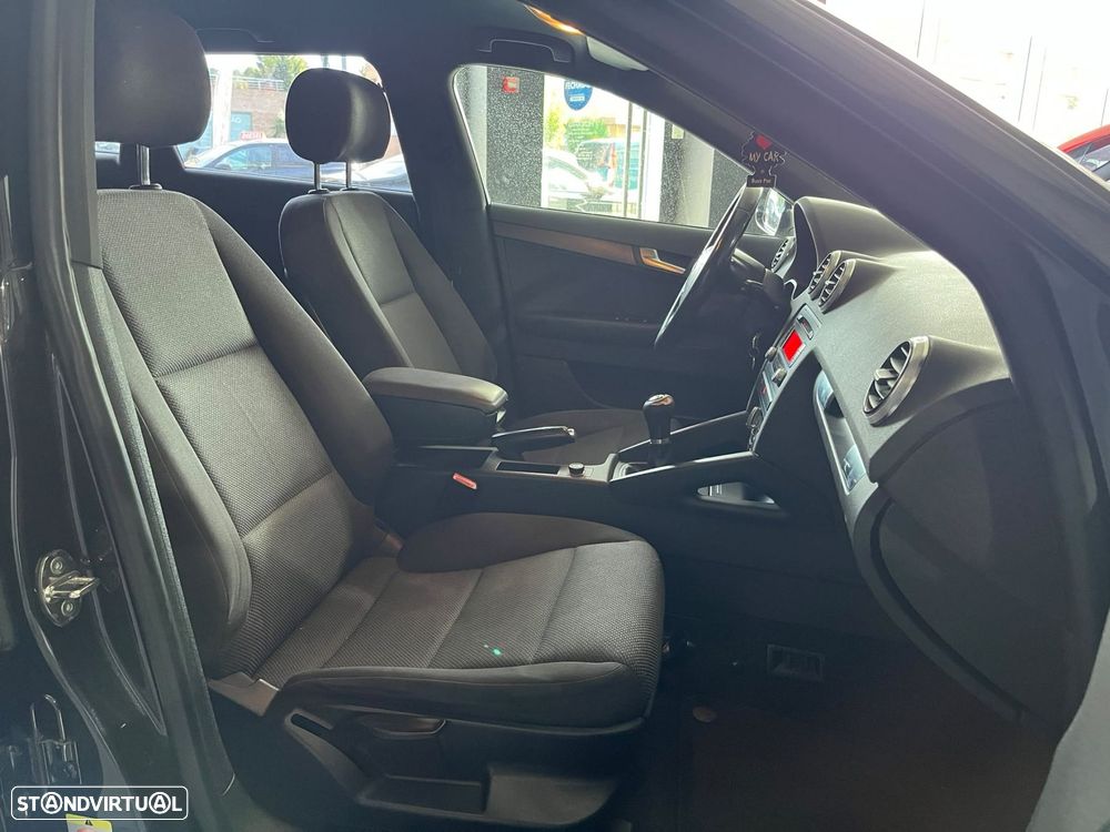 Audi A3 Sportback 1.6 TDI Attraction - 10